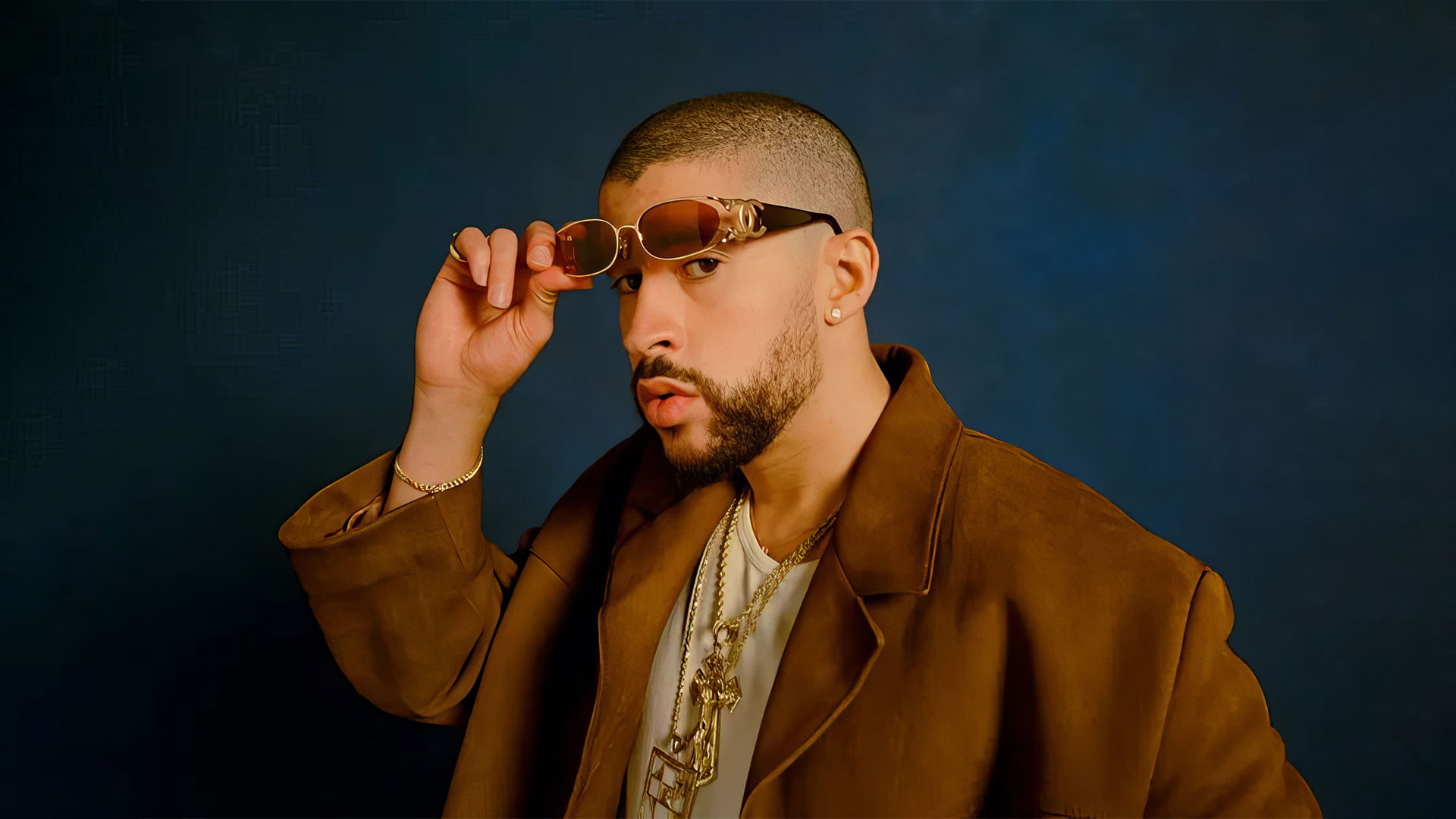 Bad Bunny – Nadie Sabe Campaign video poster